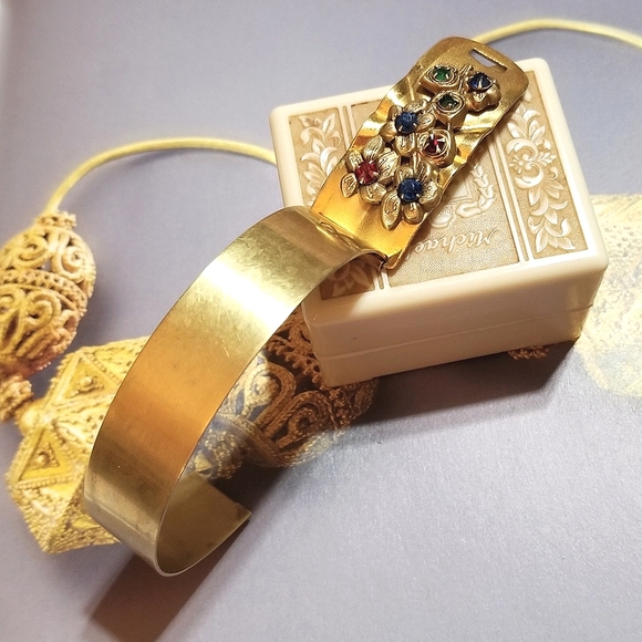 1940s Retro Era Rhinestone Brass Bangle Bracelet - Picture 3 of 6